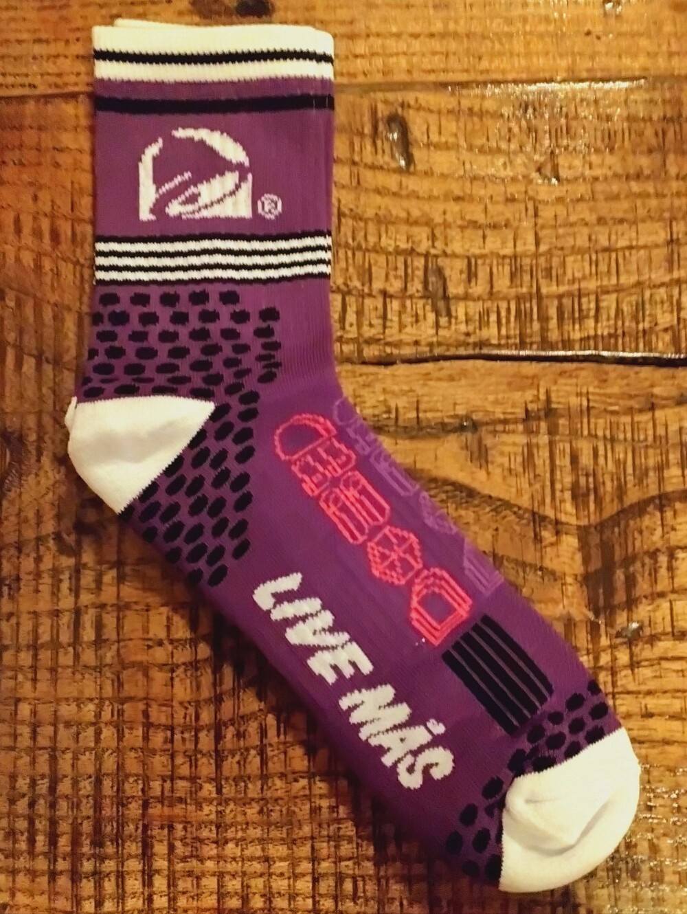 New In‎ Bag - Taco Bell Live Más Crew Socks Purple White New